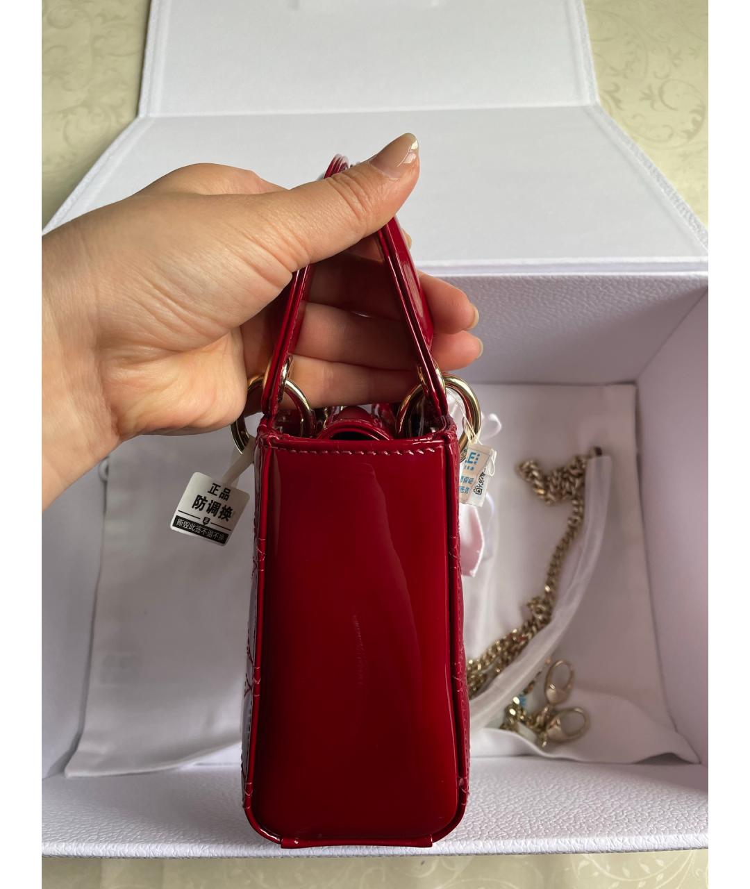 CHRISTIAN DIOR Красная сумка с короткими ручками из лакированной кожи, фото 5