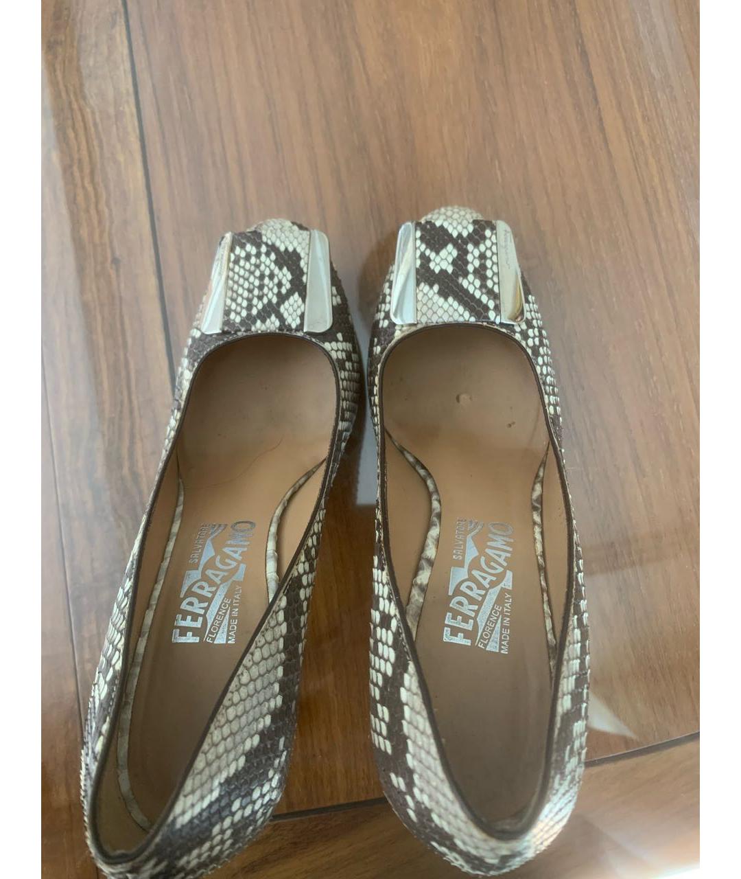 FERRAGAMO Бежевые туфли из экзотической кожи, фото 3