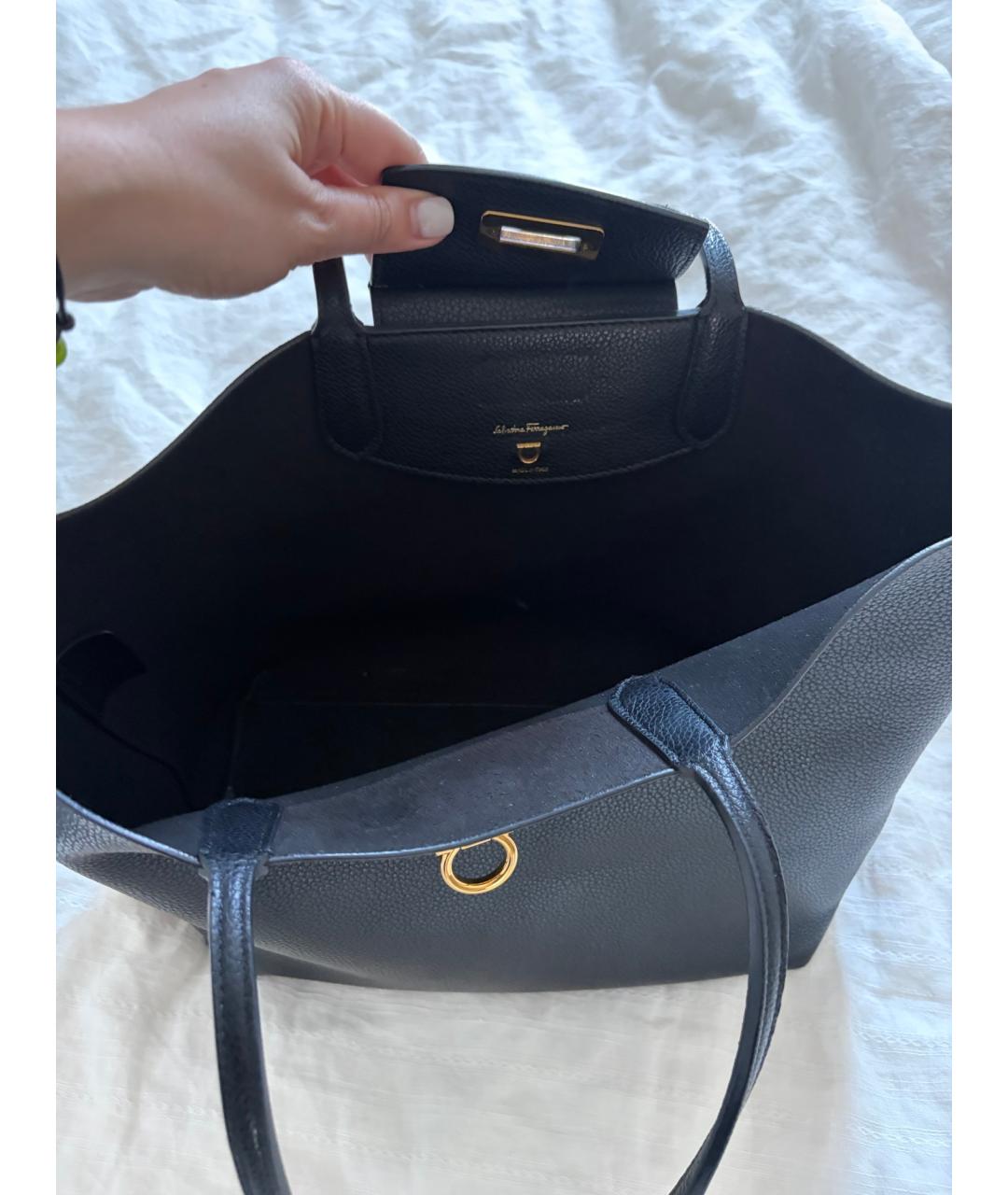 FERRAGAMO Черная кожаная сумка тоут, фото 3