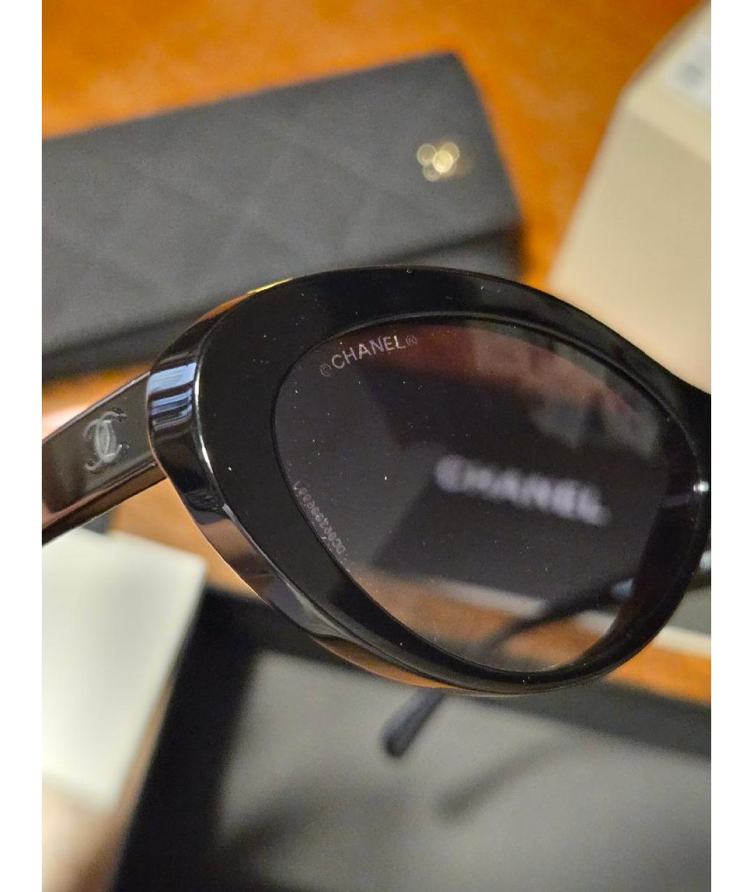 CHANEL Черные пластиковые солнцезащитные очки, фото 3