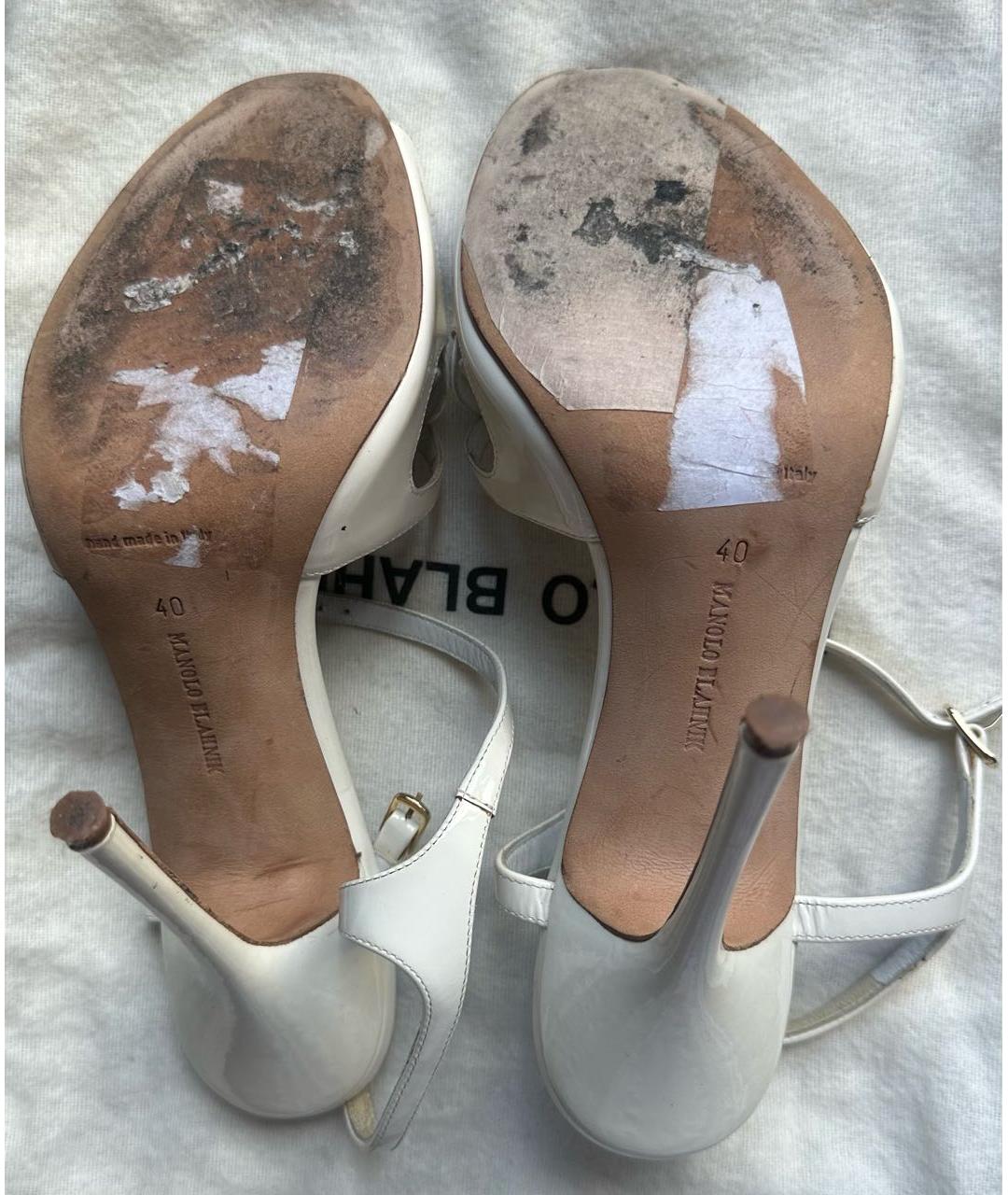 MANOLO BLAHNIK Белые босоножки из лакированной кожи, фото 6