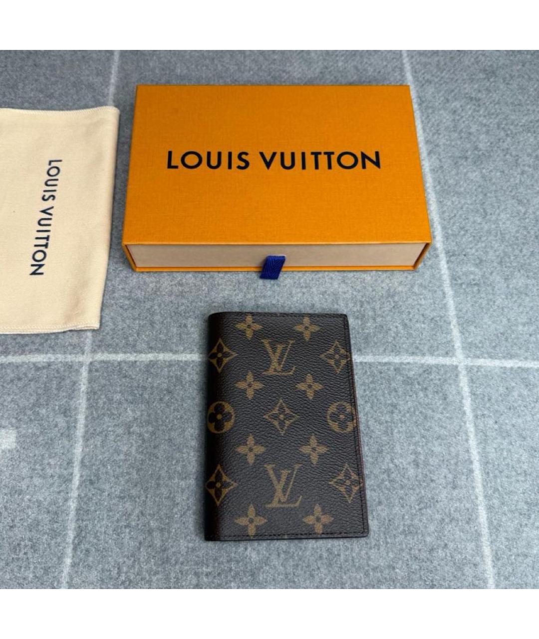 LOUIS VUITTON Коричневый кардхолдер, фото 2