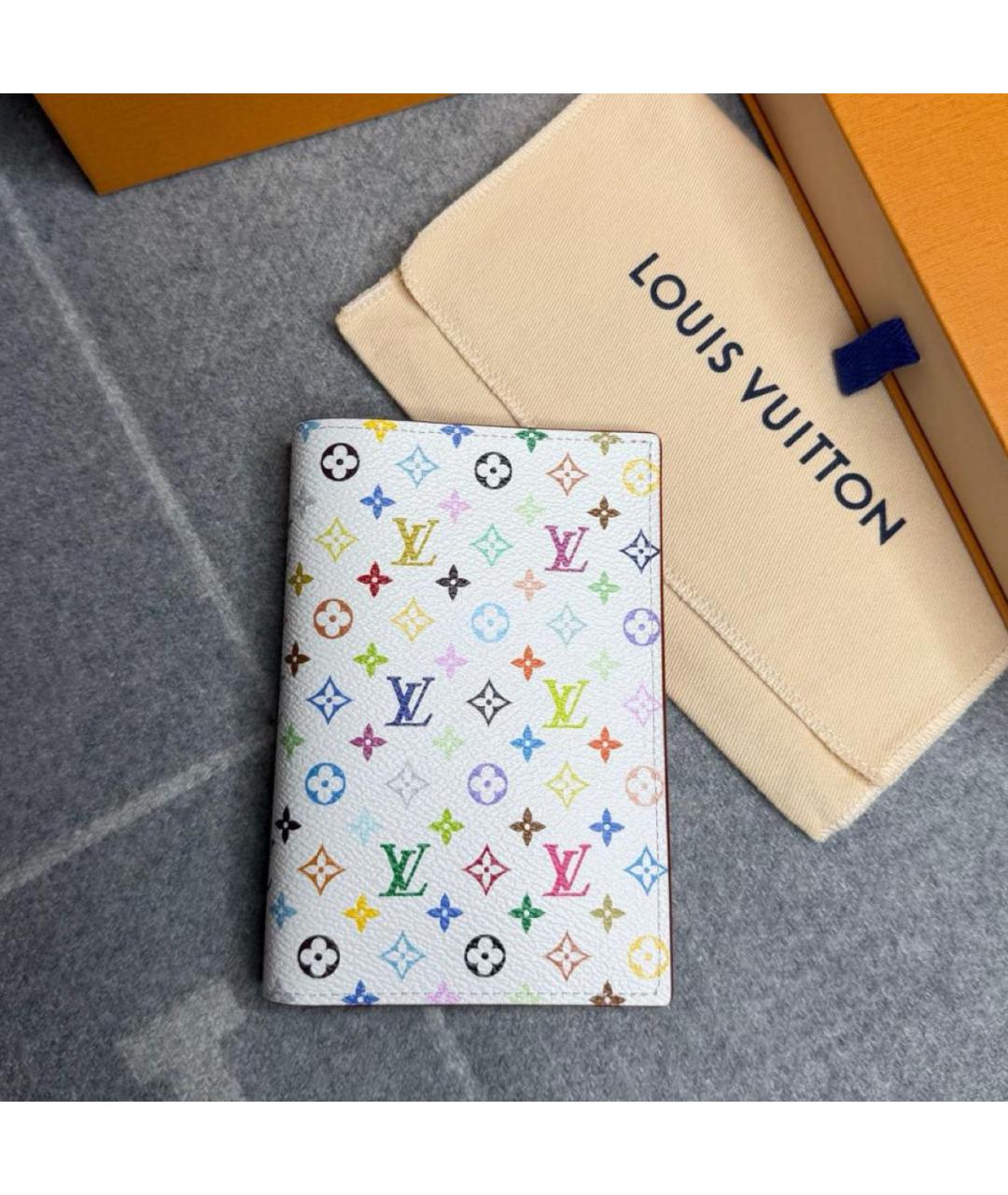 LOUIS VUITTON Белый кардхолдер, фото 2