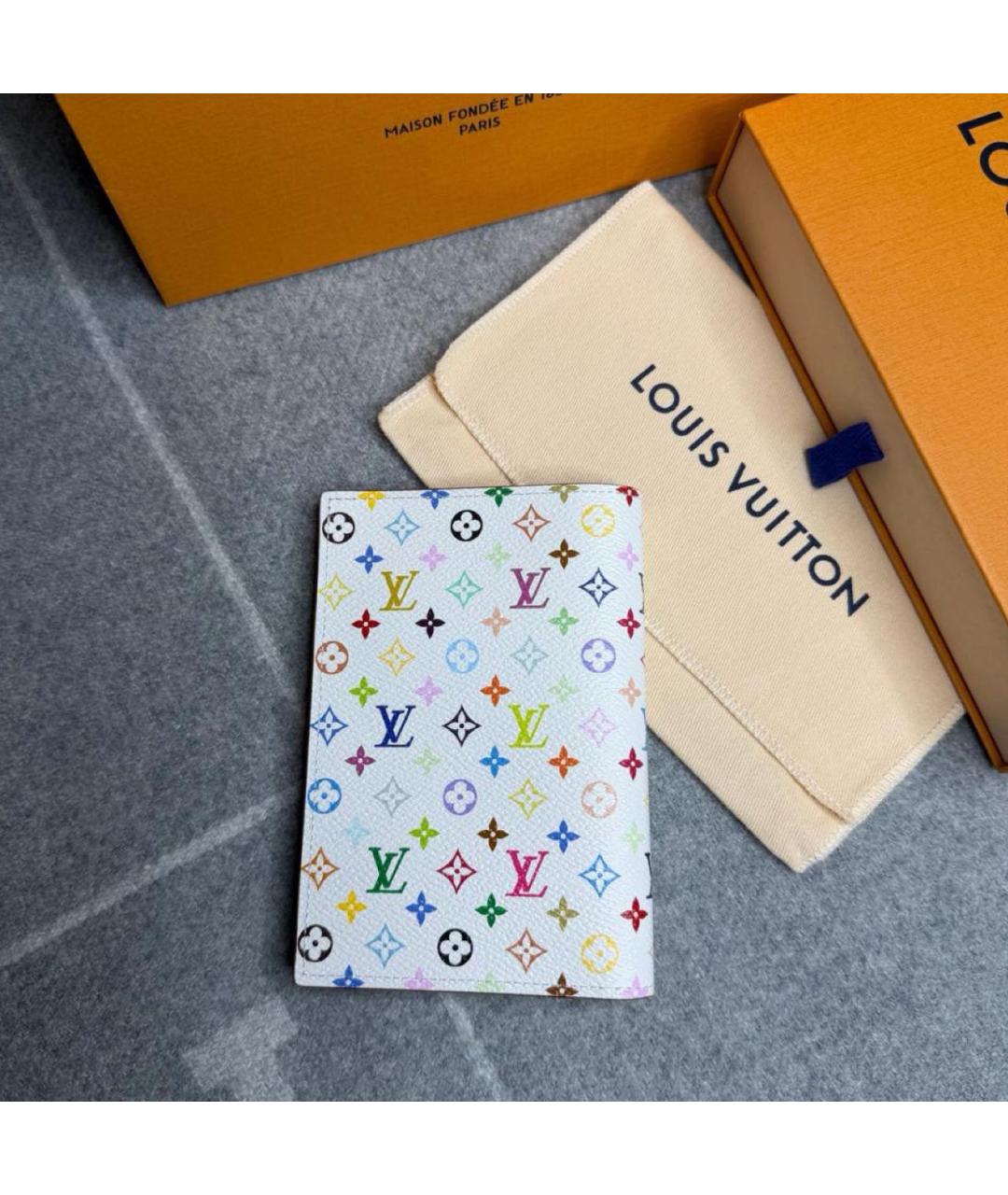 LOUIS VUITTON Белый кардхолдер, фото 3