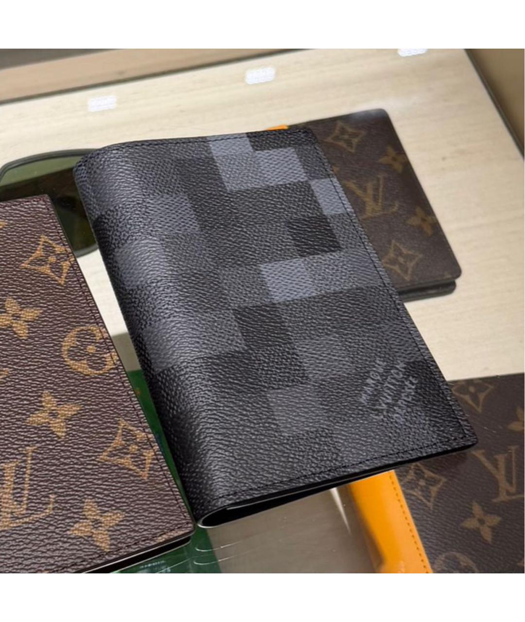 LOUIS VUITTON Черный кардхолдер, фото 2