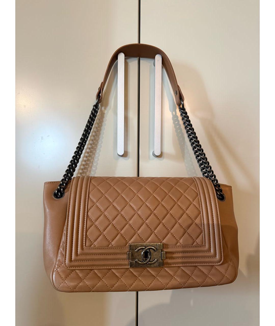 CHANEL Бежевая кожаная сумка через плечо, фото 9