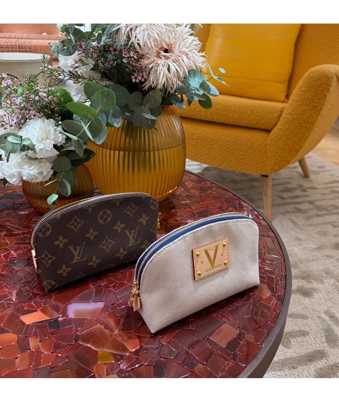LOUIS VUITTON Коричневая косметичка, фото 3