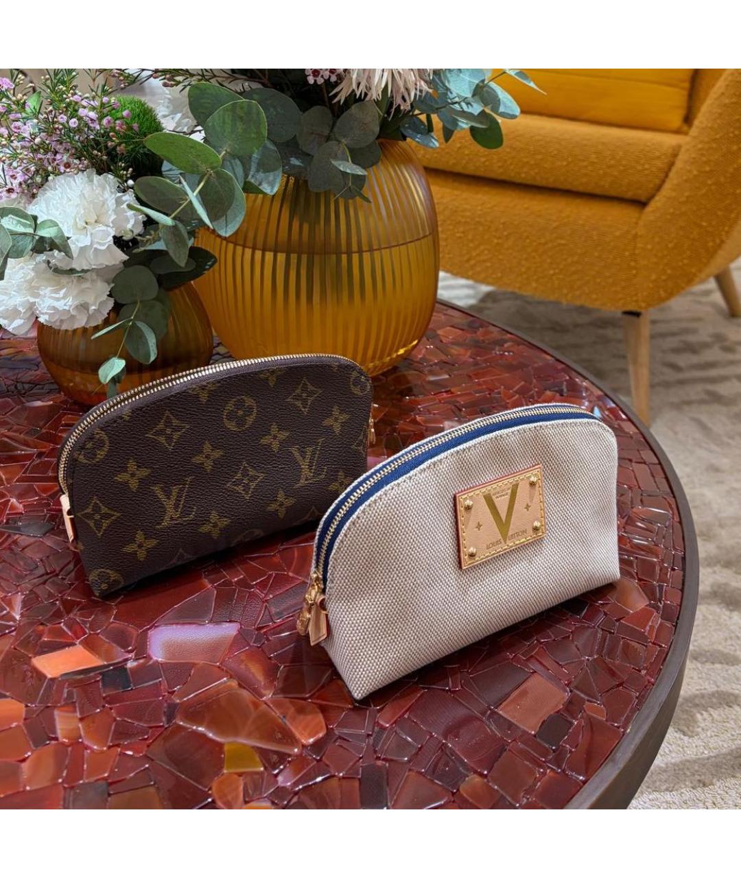LOUIS VUITTON Бежевая тканевая косметичка, фото 5