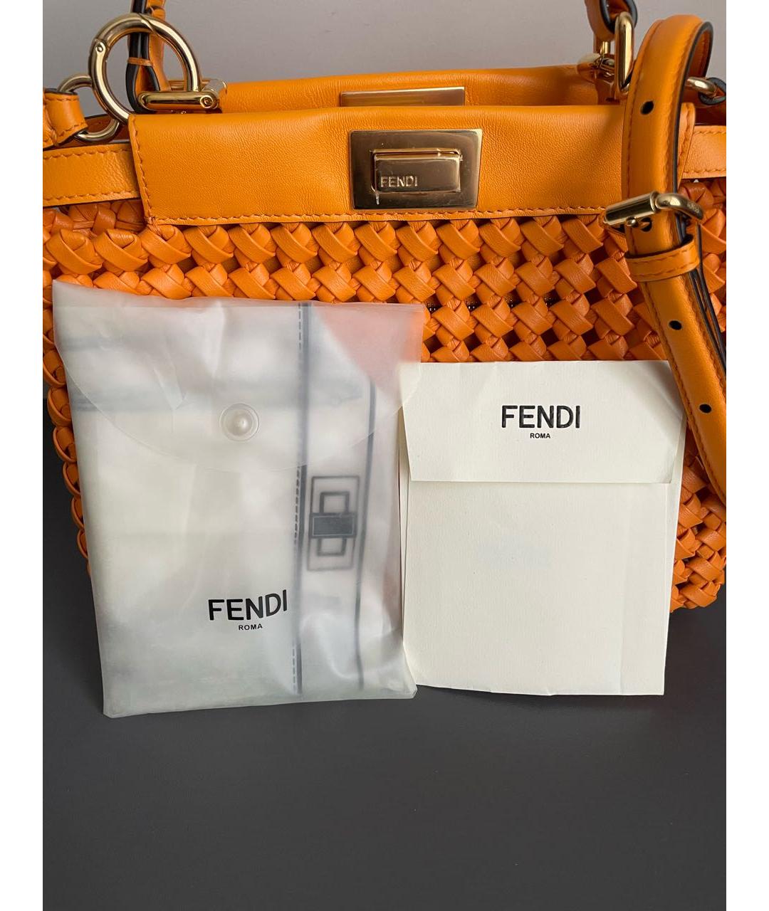 FENDI Оранжевая кожаная сумка с короткими ручками, фото 2