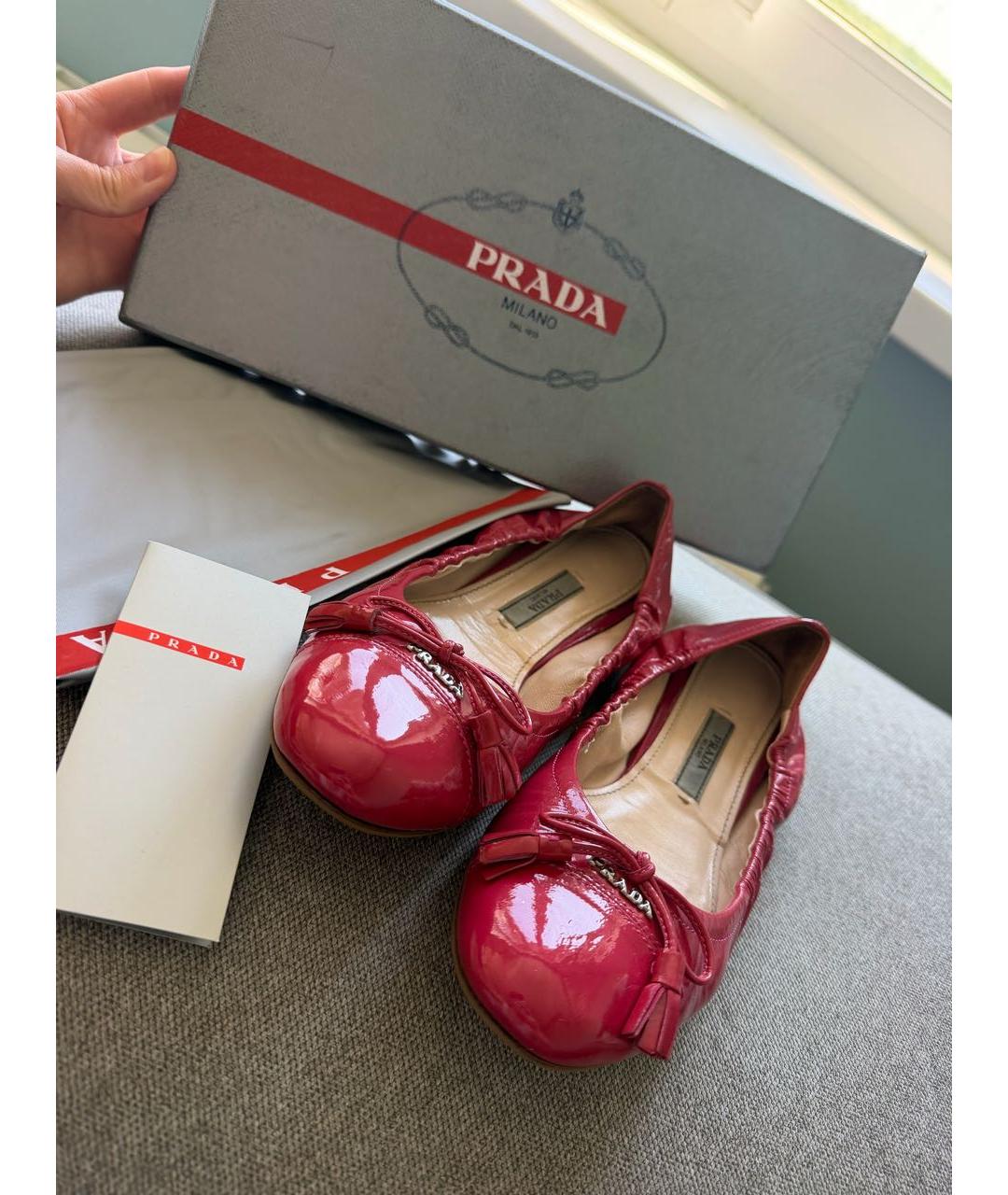 PRADA Красные балетки из лакированной кожи, фото 5
