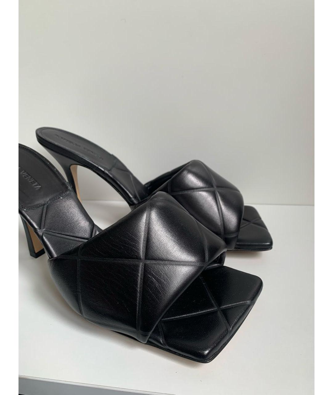 BOTTEGA VENETA Черные кожаные сандалии, фото 5