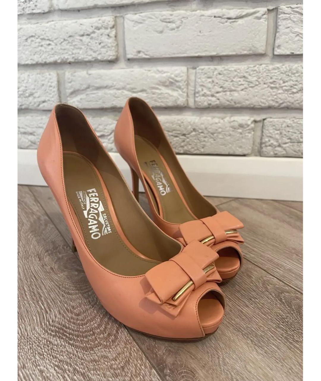 FERRAGAMO Коралловые кожаные туфли, фото 6