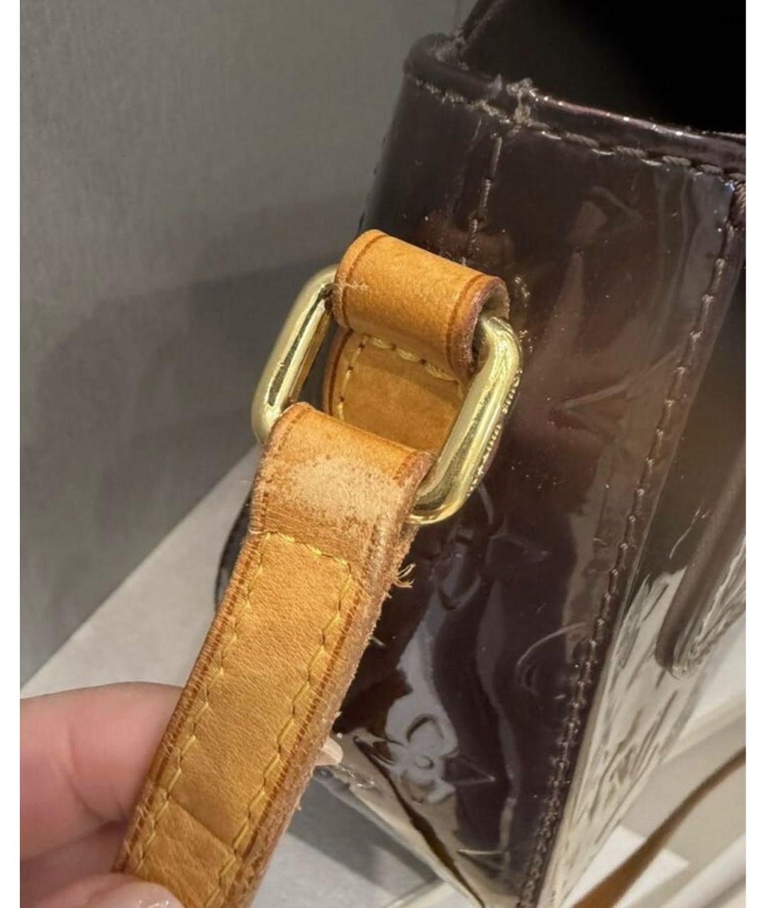LOUIS VUITTON Бордовая сумка через плечо из лакированной кожи, фото 6