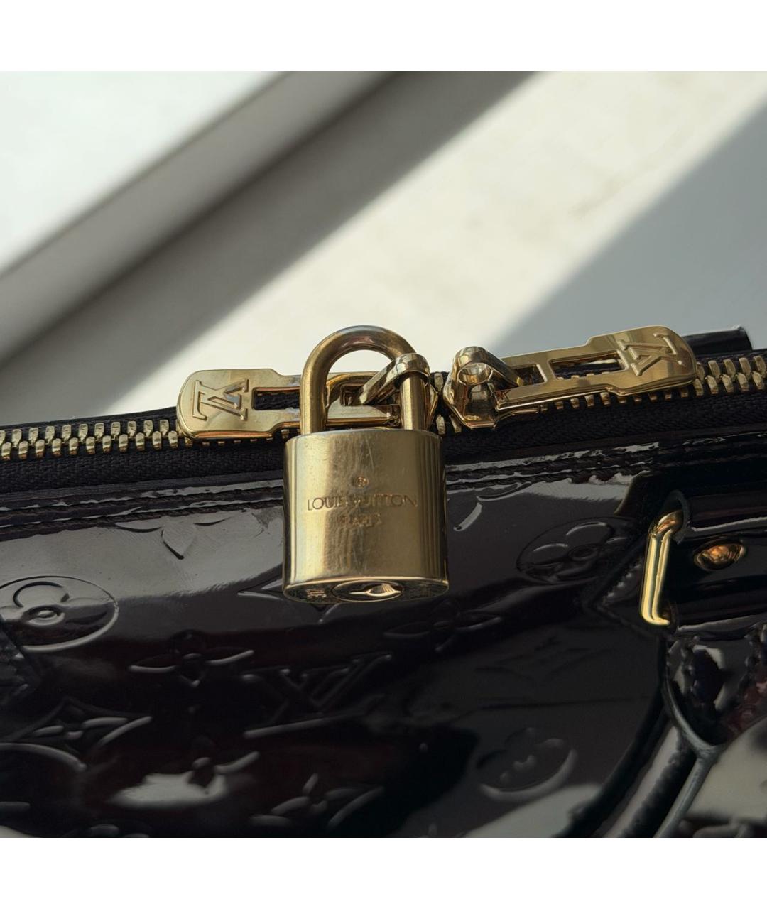 LOUIS VUITTON Бордовая сумка тоут из лакированной кожи, фото 4