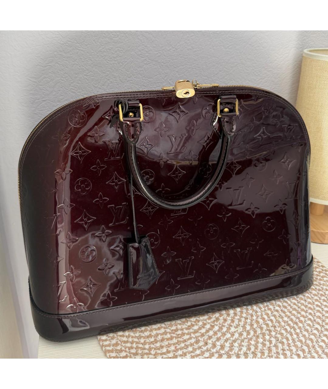 LOUIS VUITTON Бордовая сумка тоут из лакированной кожи, фото 2