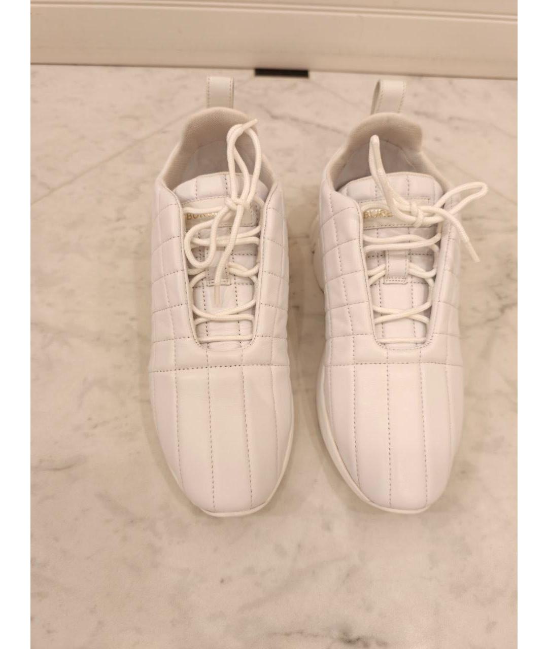 BURBERRY Белые кожаные высокие кроссовки / кеды, фото 2
