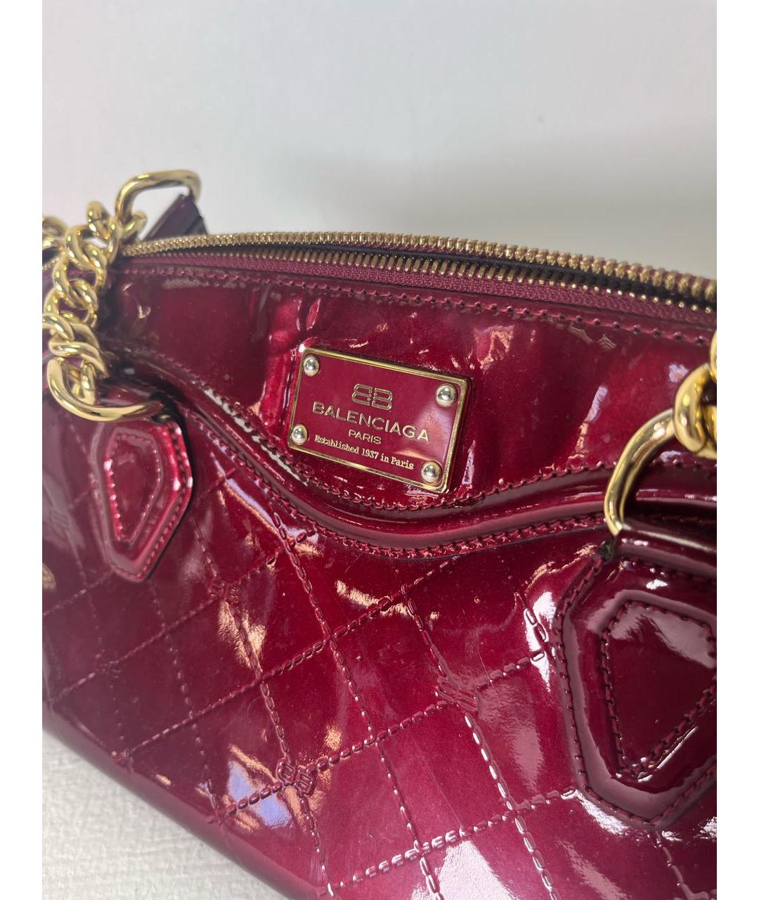 BALENCIAGA Бордовая сумка с короткими ручками из лакированной кожи, фото 2