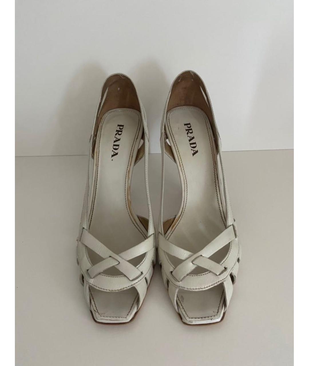PRADA Белые кожаные босоножки, фото 2
