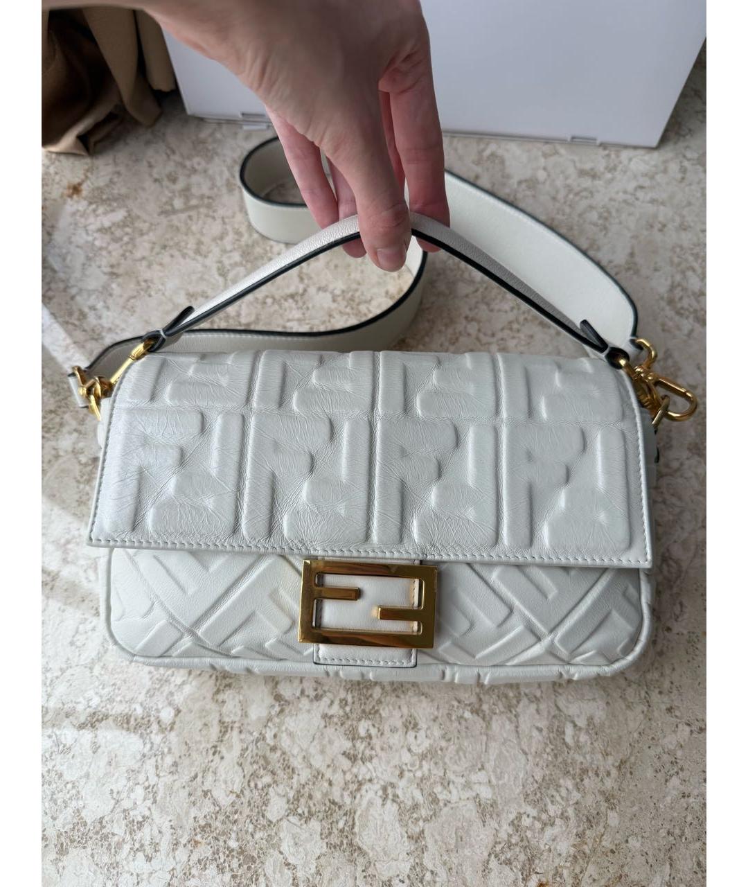 FENDI Белая кожаная сумка через плечо, фото 3