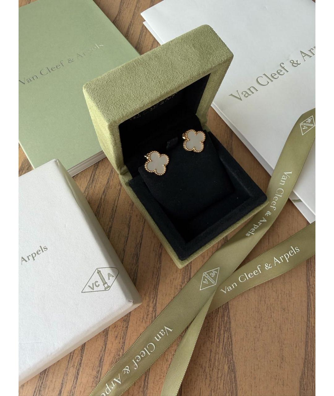VAN CLEEF & ARPELS Белые серьги из желтого золота, фото 9