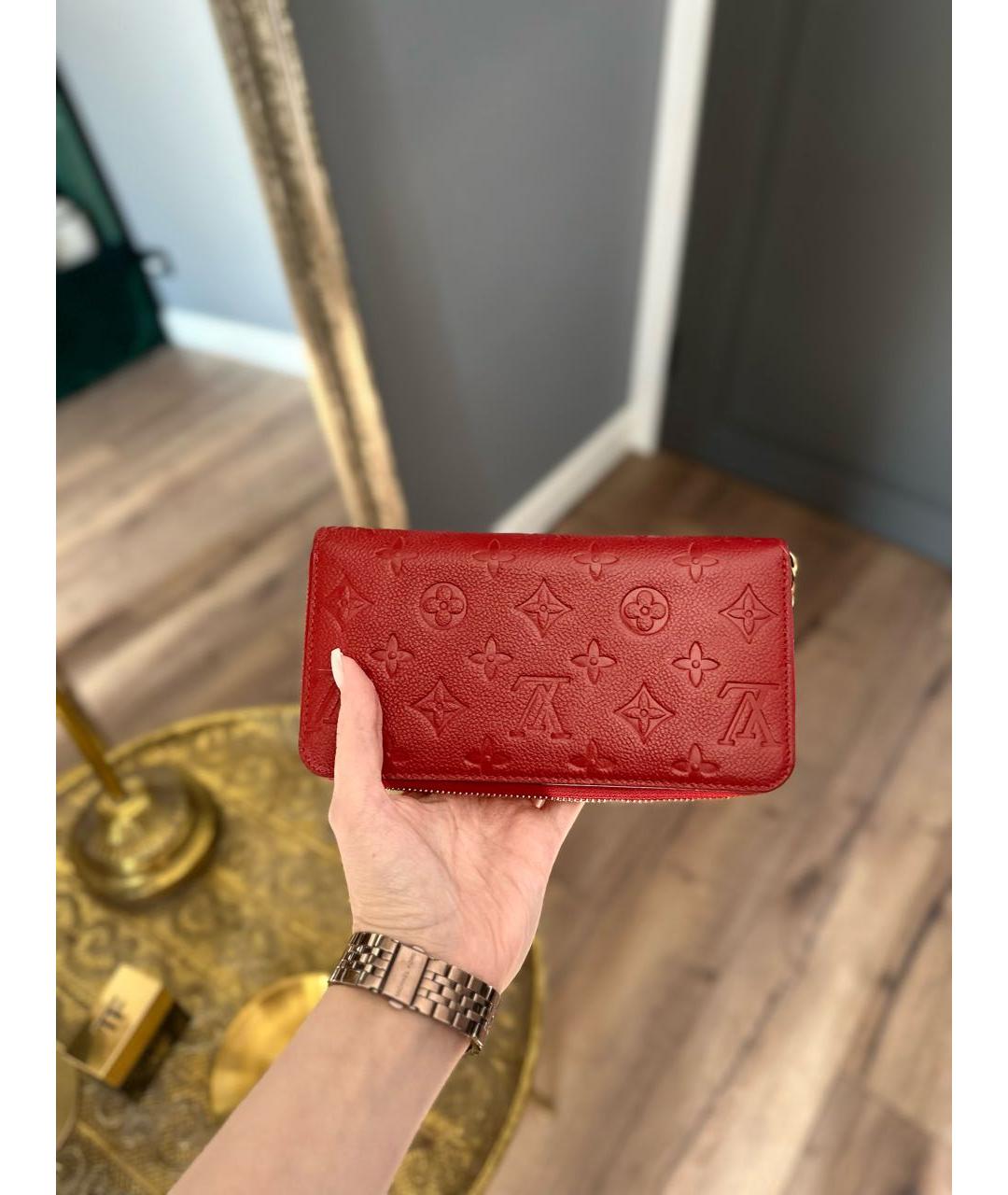 LOUIS VUITTON Красный кожаный кошелек, фото 5