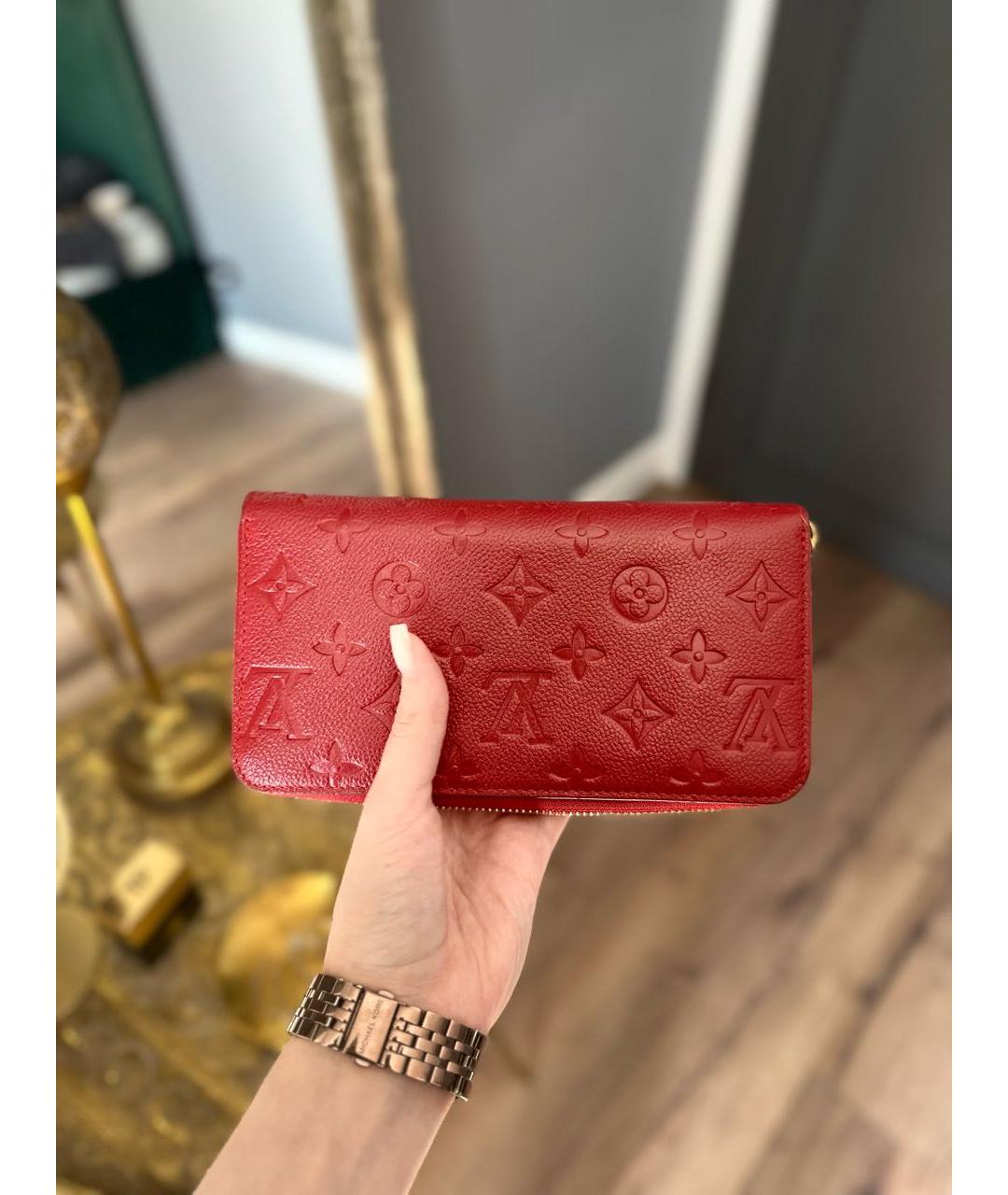 LOUIS VUITTON Красный кожаный кошелек, фото 2