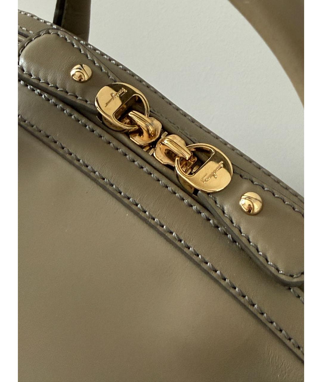 FERRAGAMO Бежевая кожаная сумка через плечо, фото 3