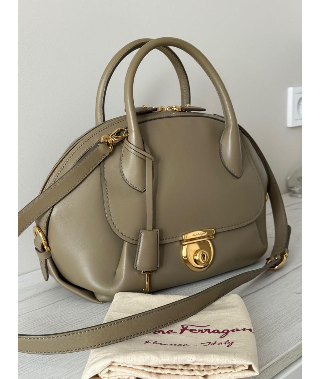 FERRAGAMO Бежевая кожаная сумка через плечо, фото 2