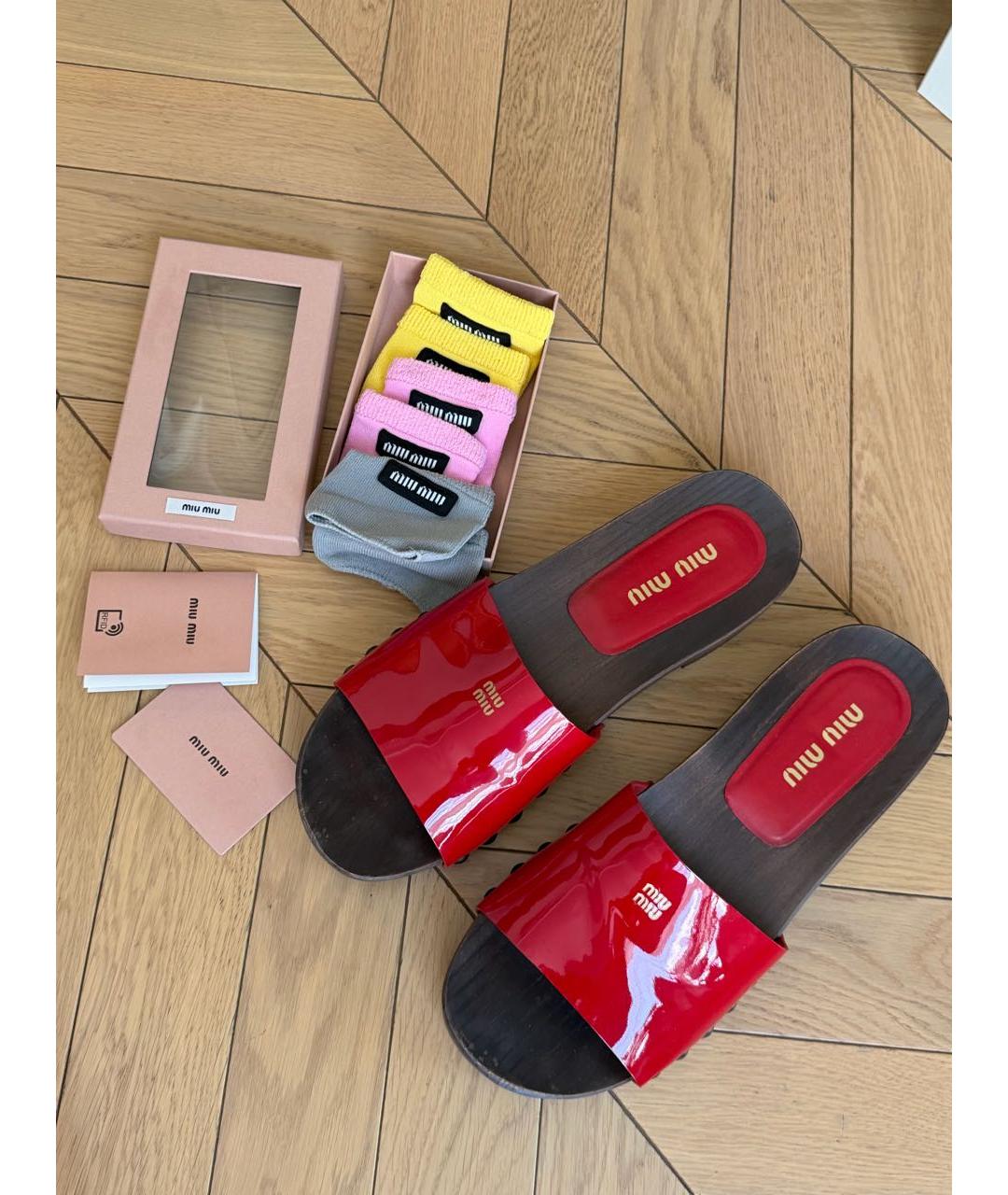 MIU MIU Красные сабо, фото 2