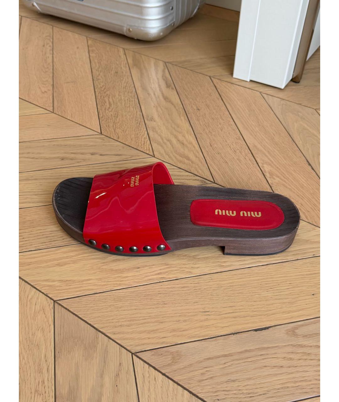 MIU MIU Красные сабо, фото 9