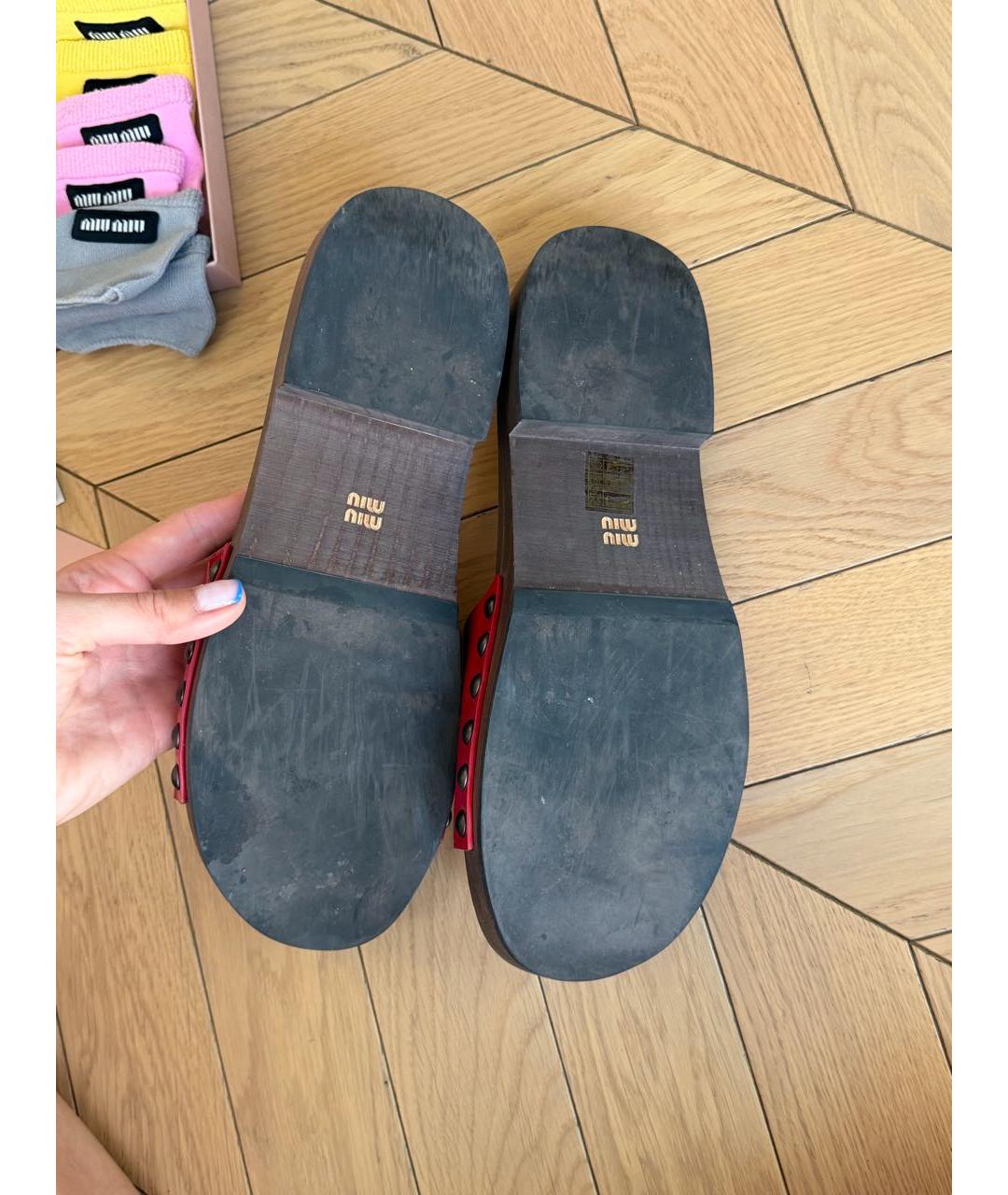 MIU MIU Красные сабо, фото 7