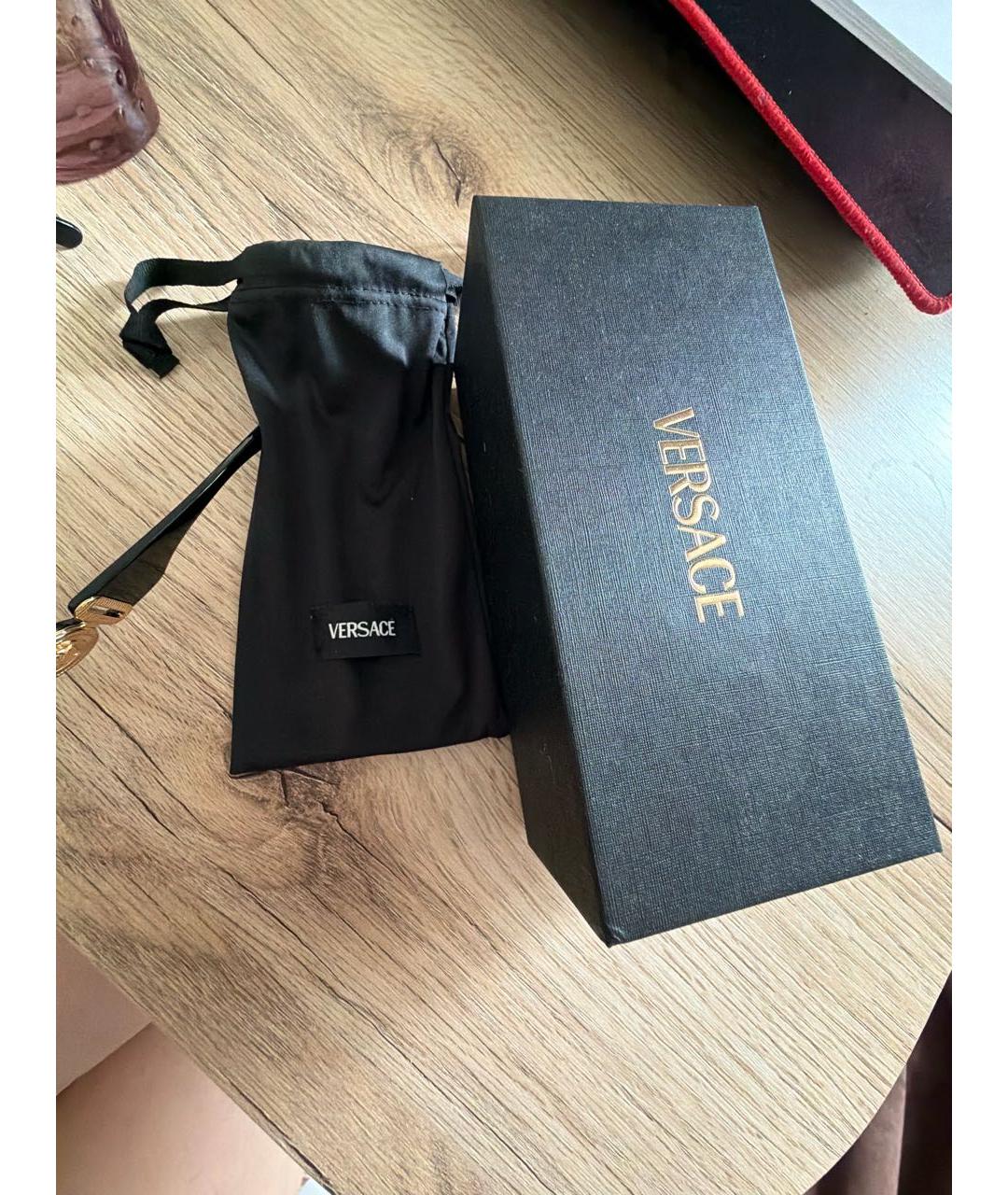 VERSACE Черные пластиковые солнцезащитные очки, фото 4