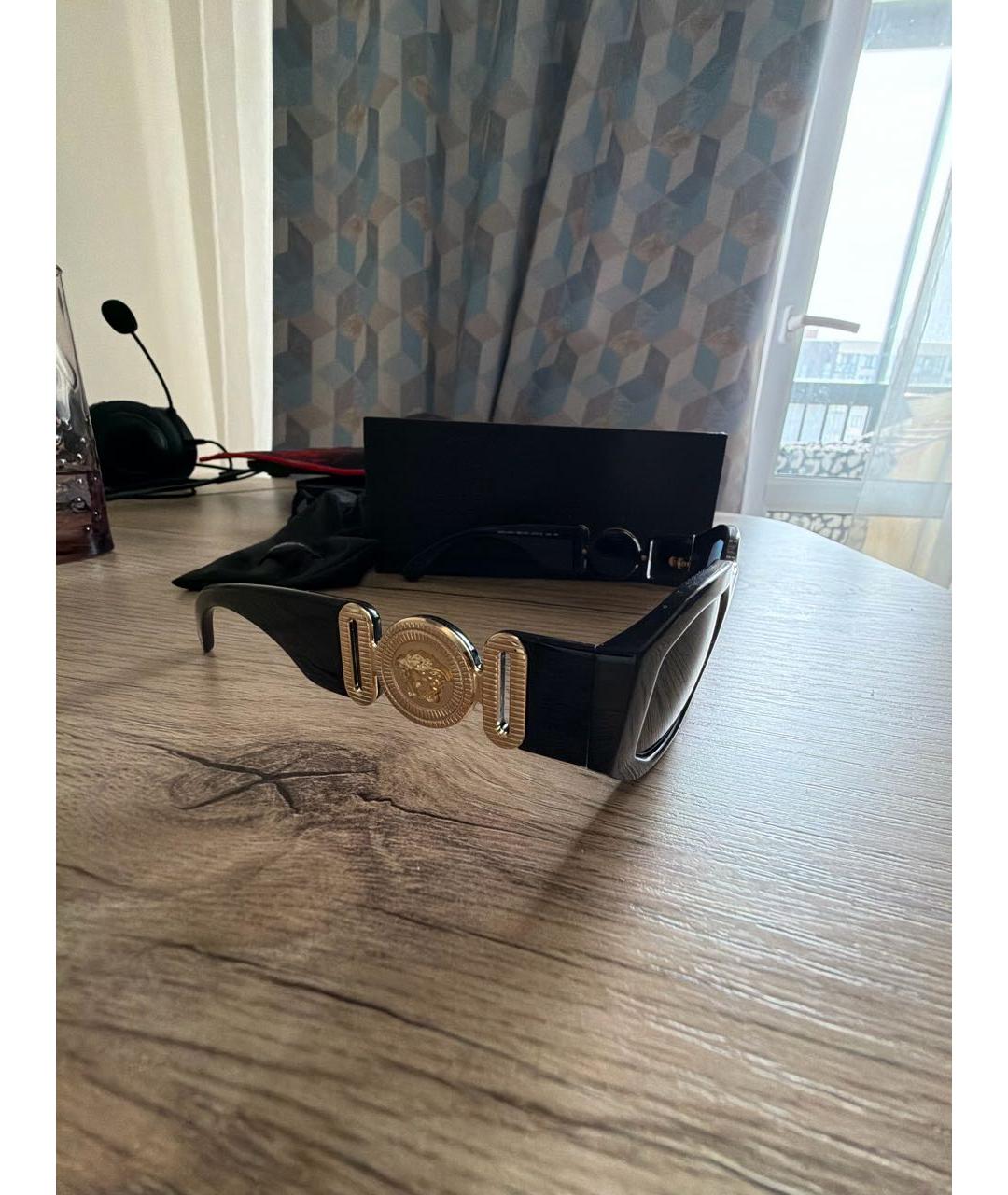 VERSACE Черные пластиковые солнцезащитные очки, фото 2