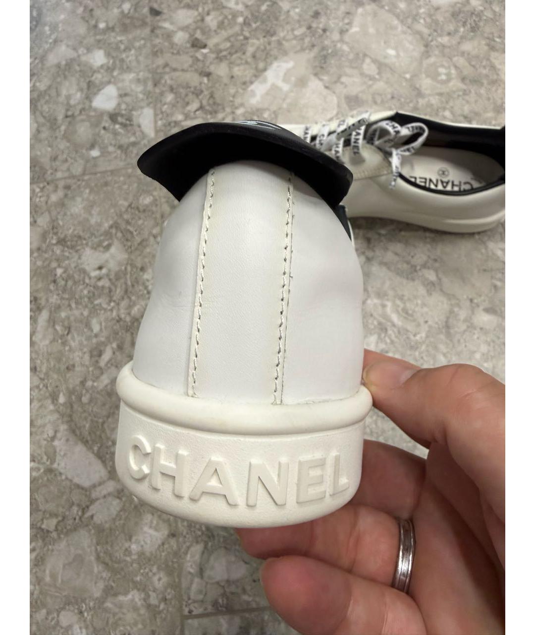 CHANEL Белые кожаные низкие кроссовки / кеды, фото 4