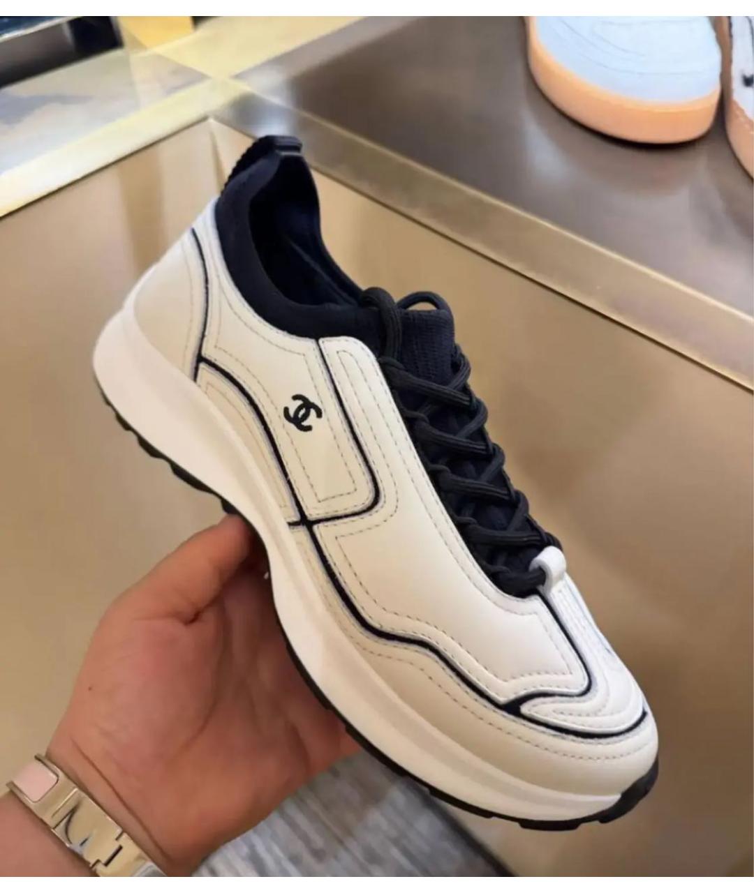 CHANEL Белые кожаные кроссовки, фото 2
