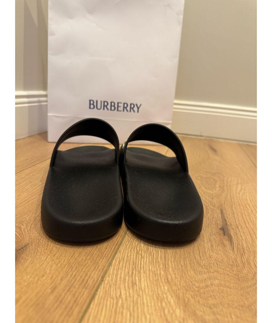 BURBERRY Черные резиновые шлепанцы, фото 4