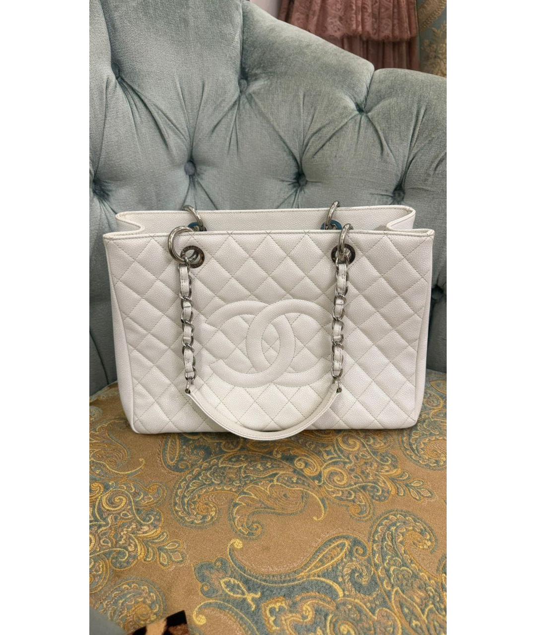 CHANEL Белая кожаная сумка тоут, фото 3