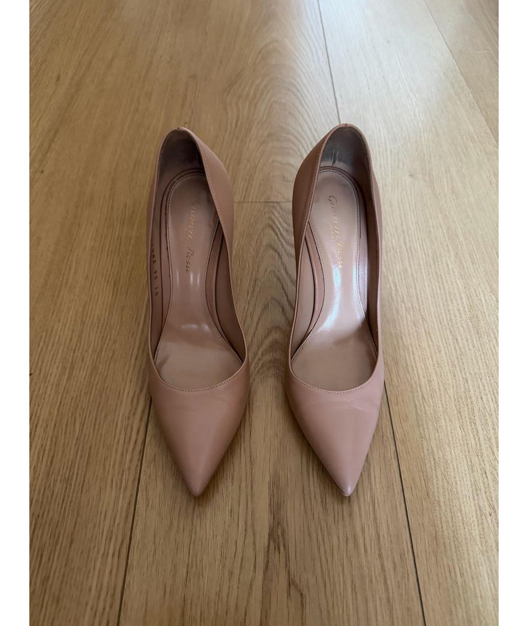 GIANVITO ROSSI Бежевые кожаные туфли, фото 2