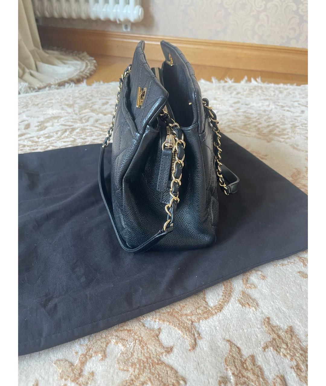 CHANEL Черная кожаная сумка с короткими ручками, фото 2