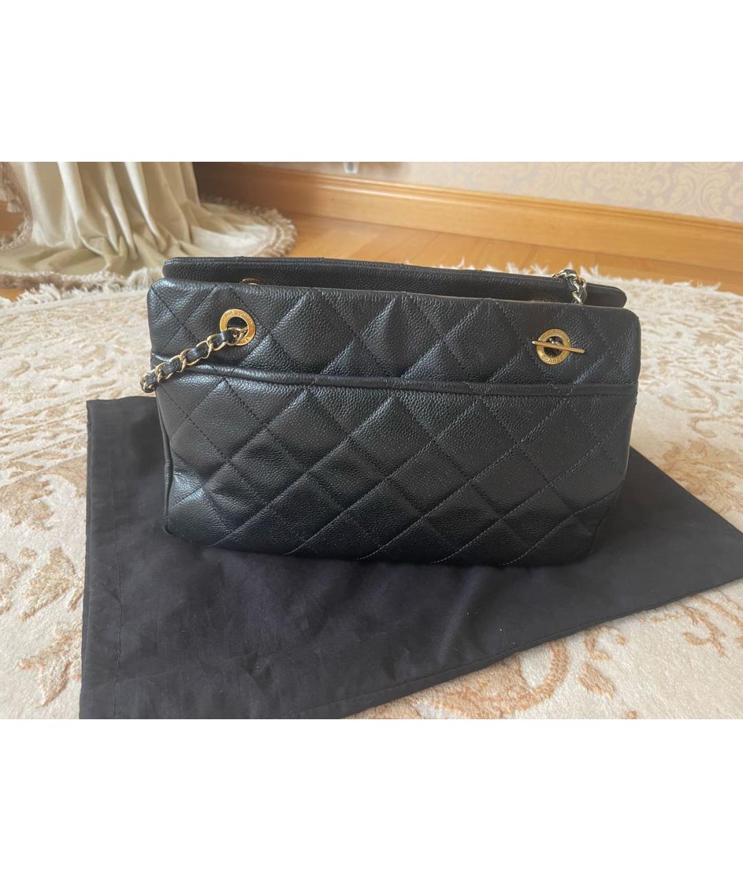 CHANEL Черная кожаная сумка с короткими ручками, фото 3
