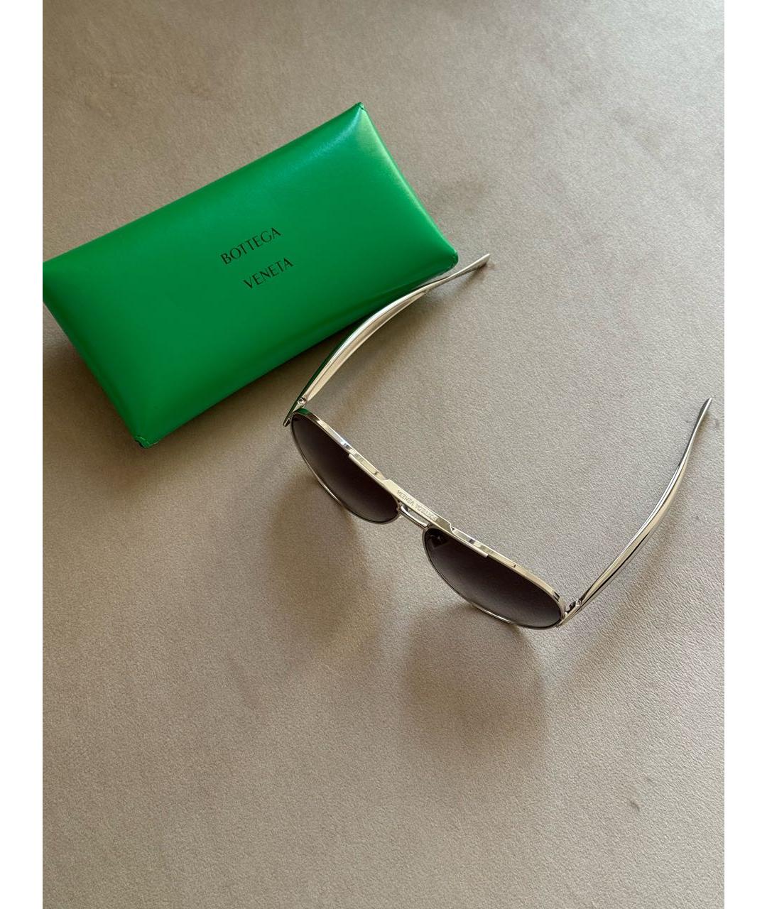 BOTTEGA VENETA Серебряные металлические солнцезащитные очки, фото 4