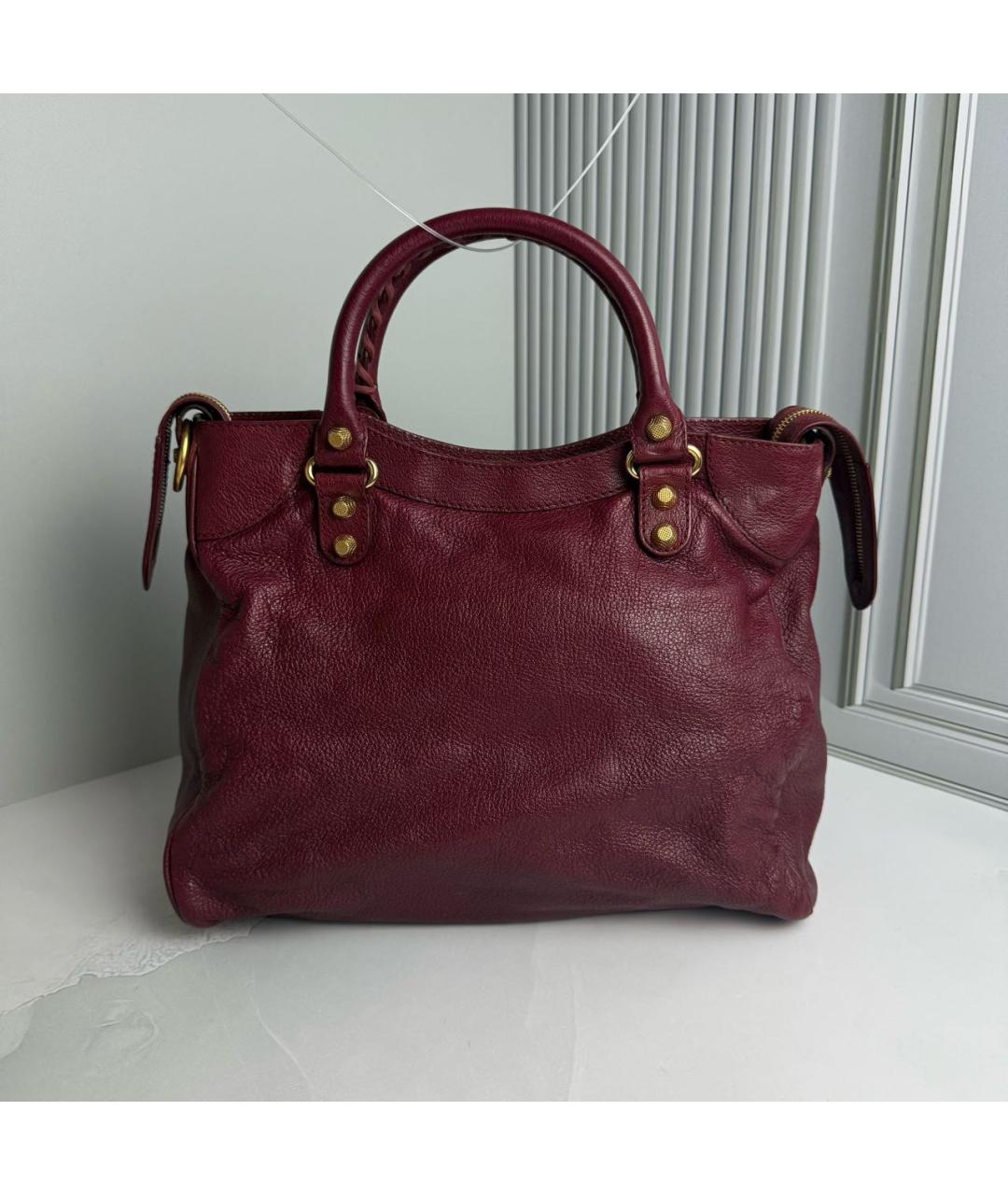 BALENCIAGA Бордовая кожаная сумка с короткими ручками, фото 2