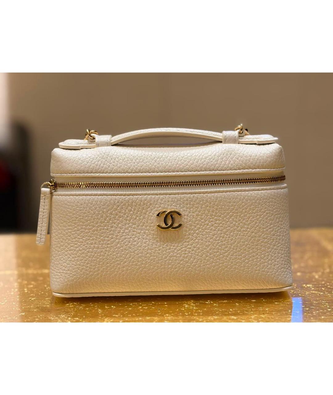 CHANEL Белая кожаная сумка через плечо, фото 4