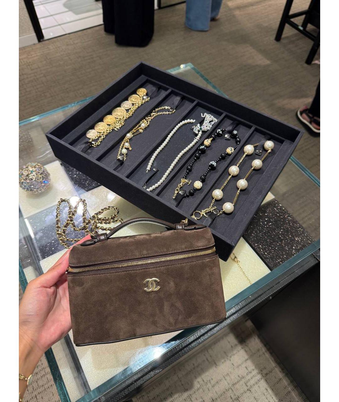 CHANEL Коричневая замшевая сумка через плечо, фото 2