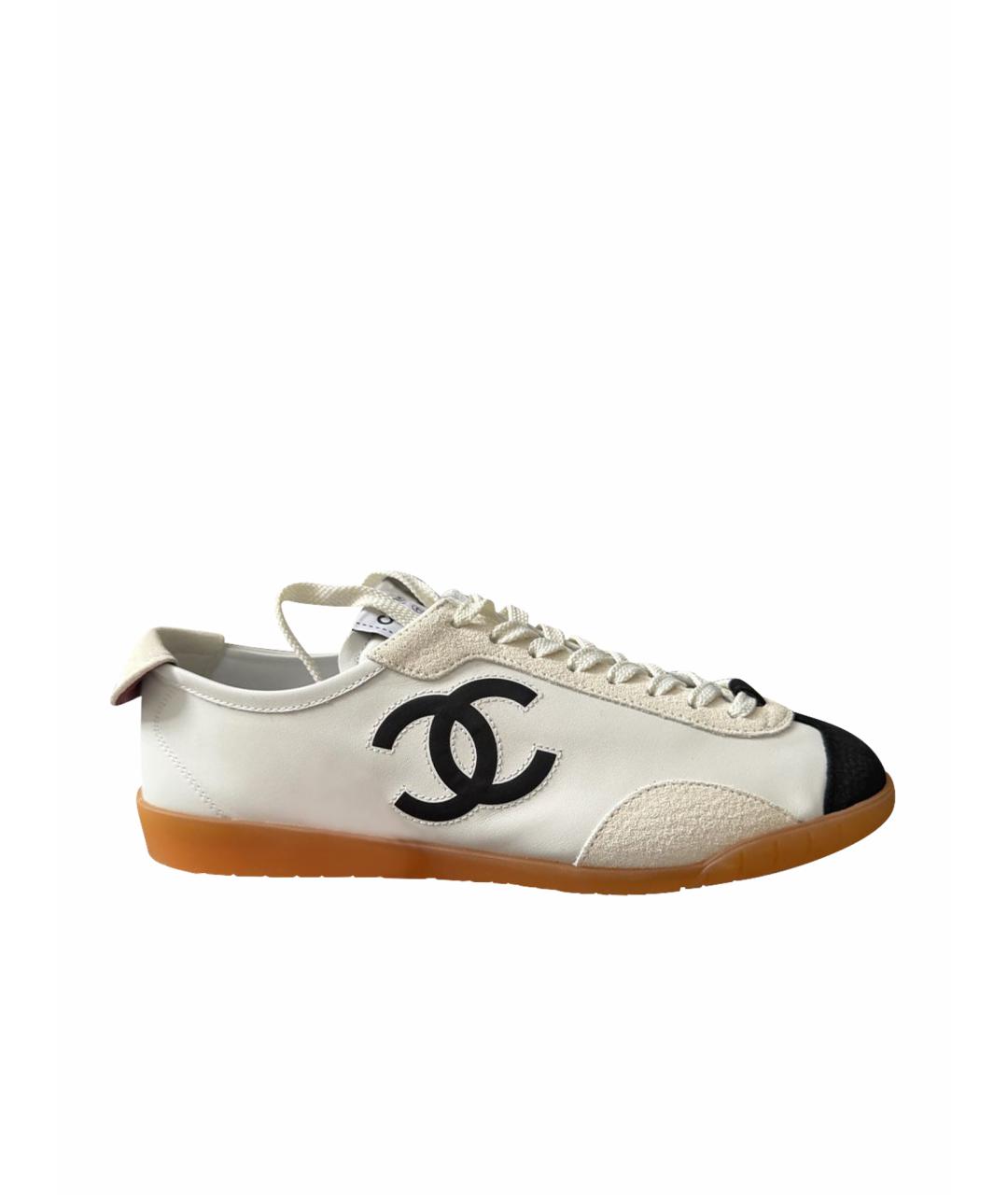 CHANEL Белые кожаные кеды, фото 1