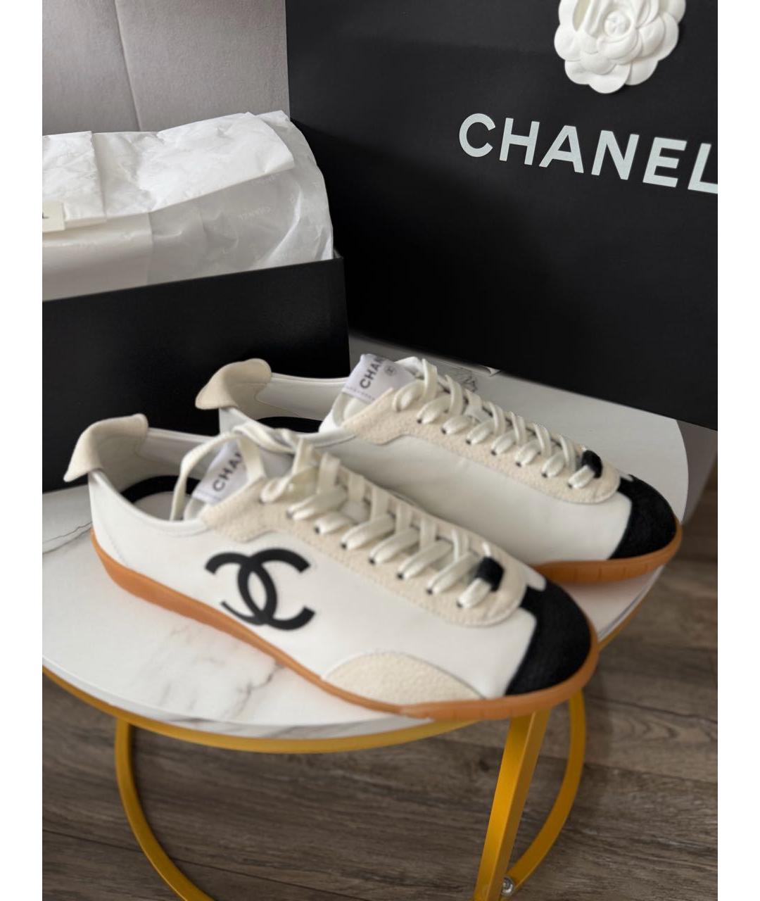 CHANEL Белые кожаные кеды, фото 3
