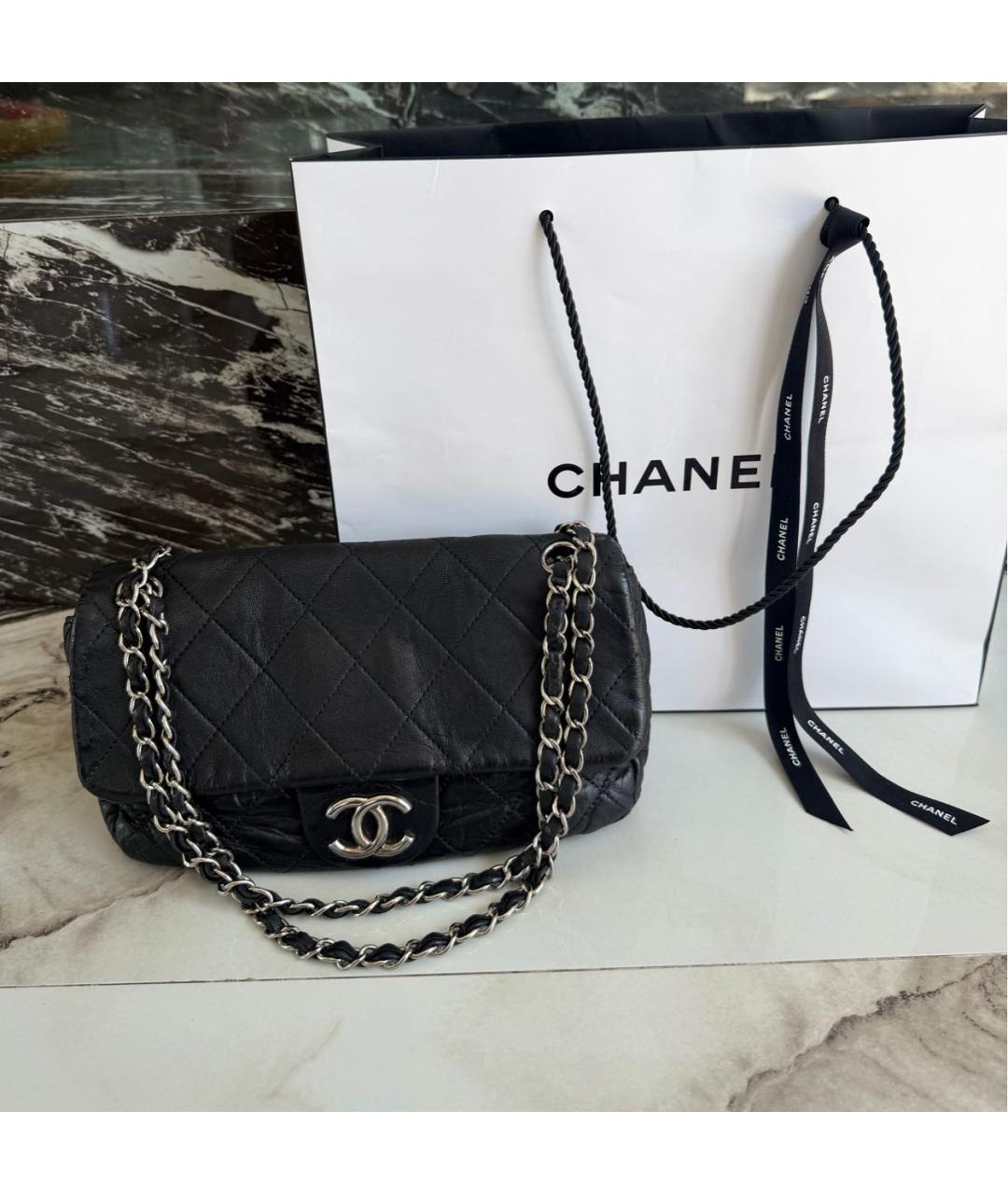 CHANEL Черная кожаная сумка через плечо, фото 2