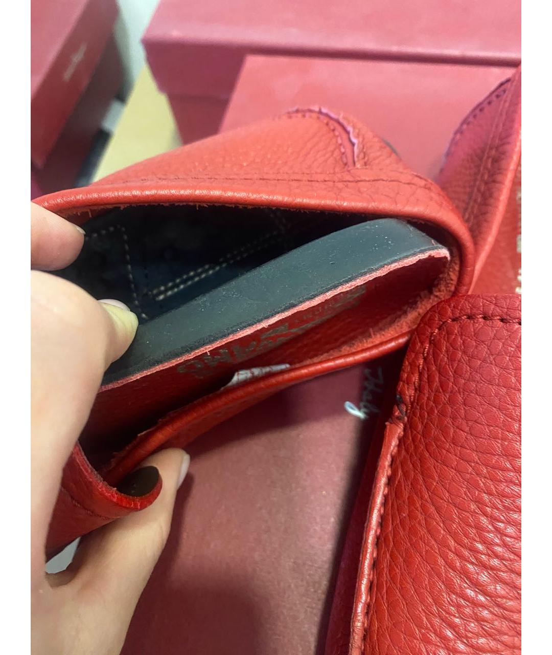 FERRAGAMO Красные кожаные мокасины, фото 6