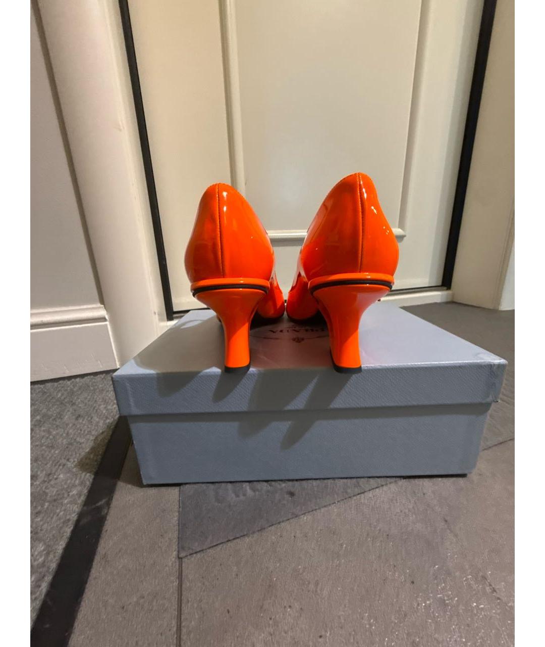 PRADA Оранжевые туфли из лакированной кожи, фото 4