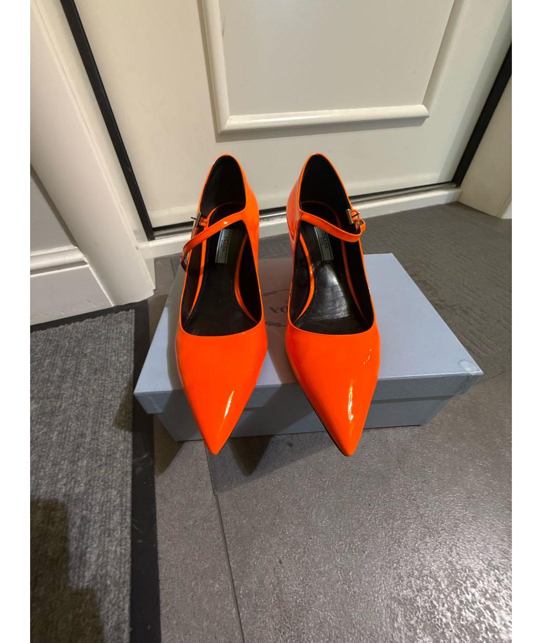 PRADA Оранжевые туфли из лакированной кожи, фото 2